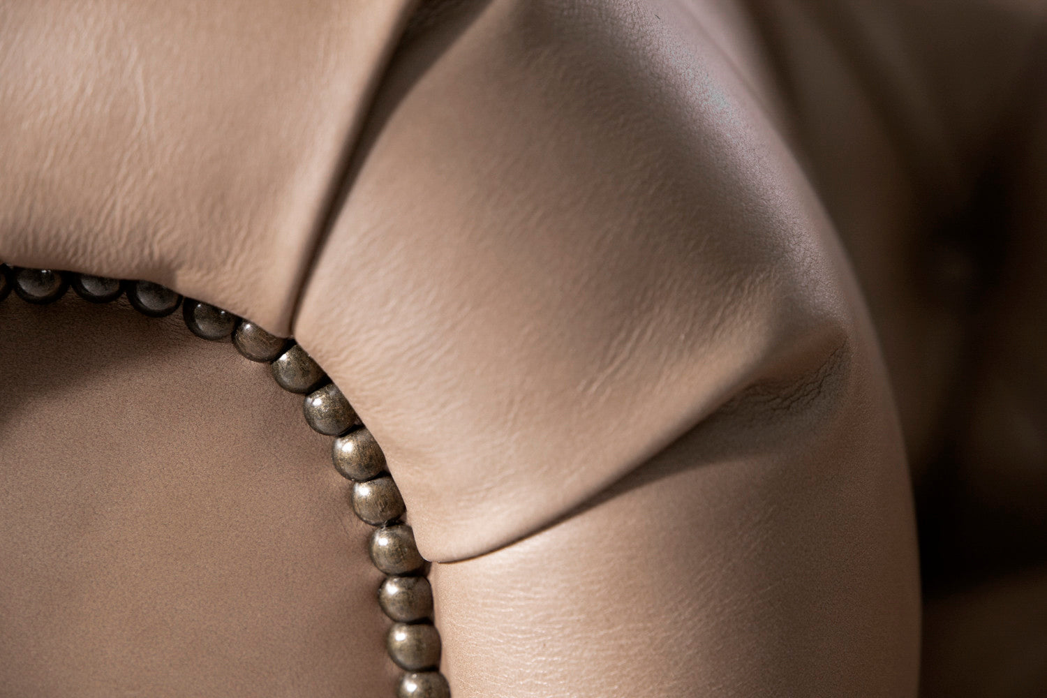 Sofá en Cuero ¨CHESTERFIELD¨