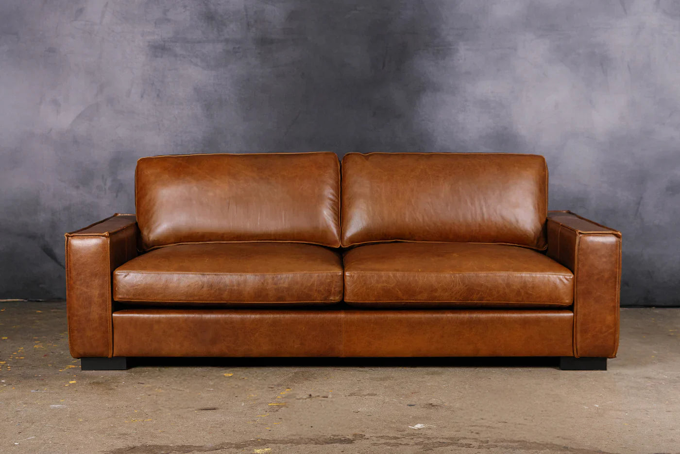Sofá en Cuero ¨DANNES¨