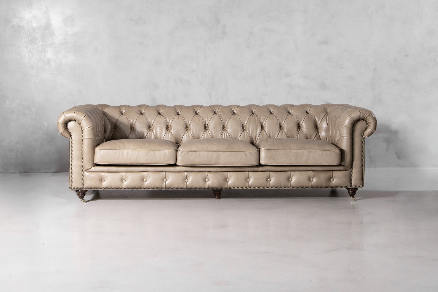 SET Chesterfield en Cuero "Sofá 3 Plazas + 2 Poltronas"