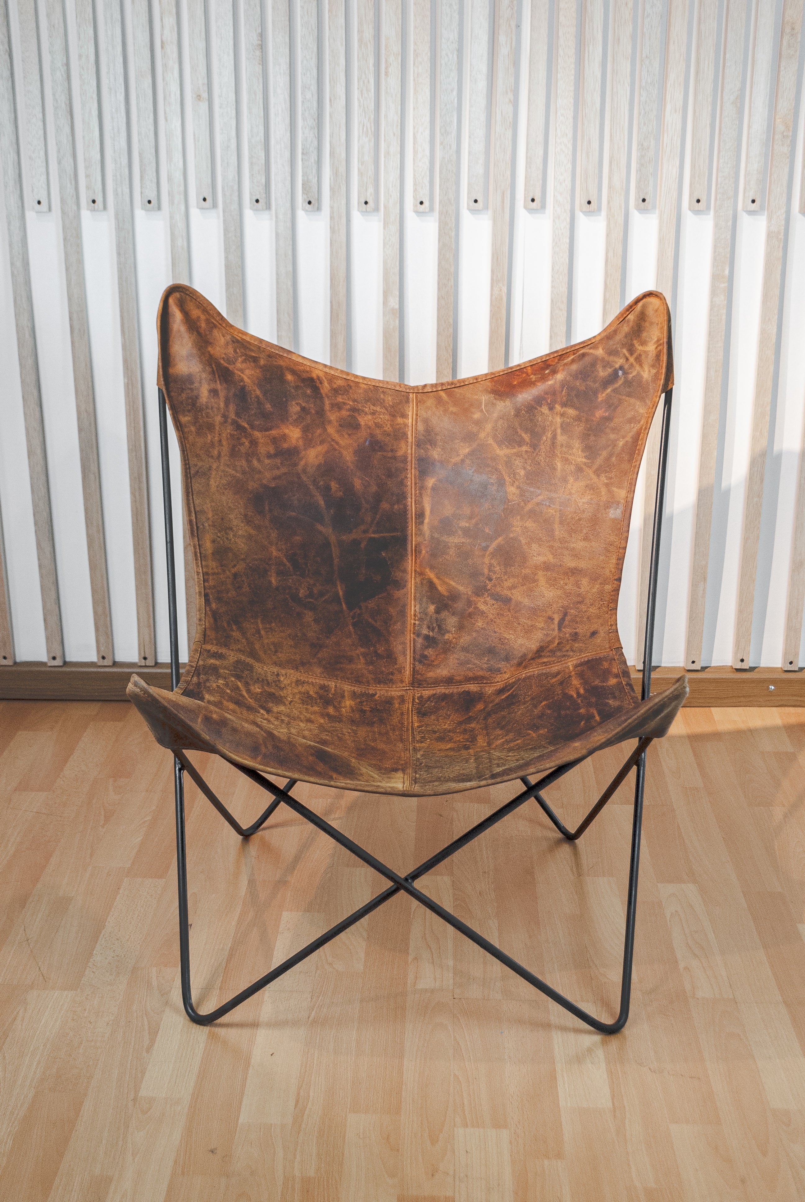 Silla Mariposa Cuero Genuino (LAVA)