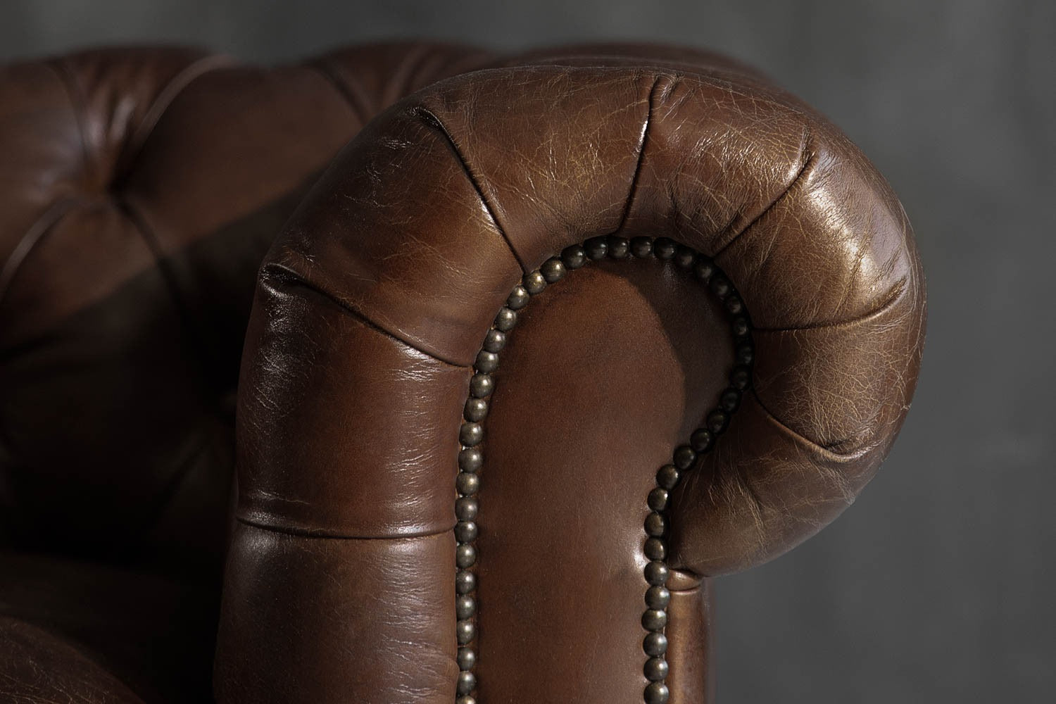 Sofá en Cuero ¨CHESTERFIELD¨
