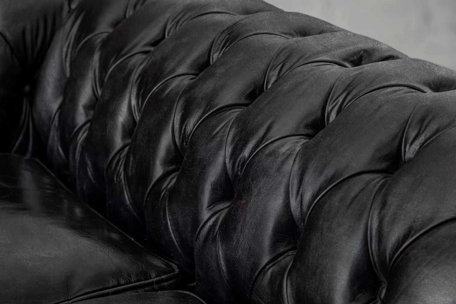 Sofá en Cuero ¨CHESTERFIELD¨