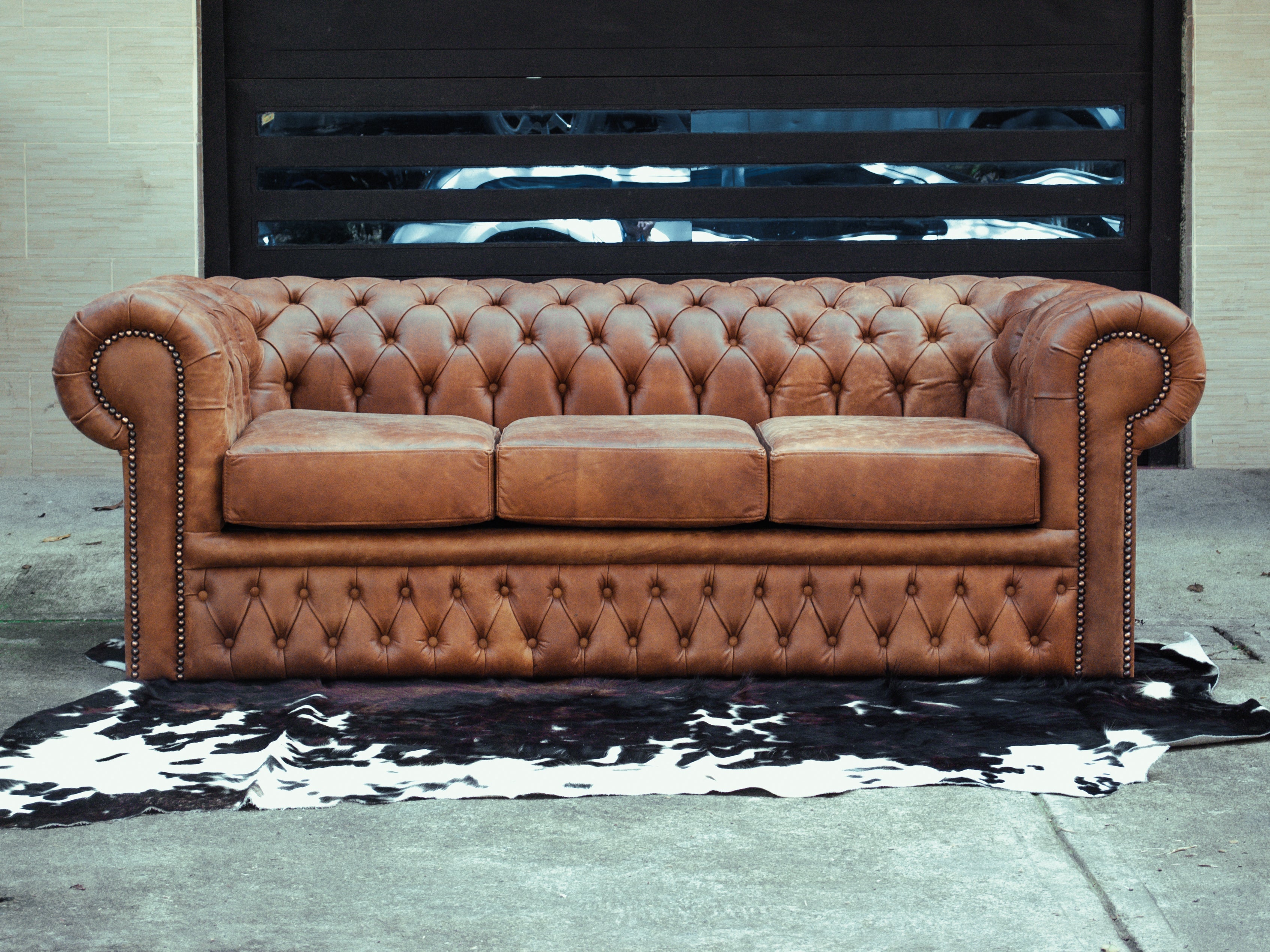 Sofá en Cuero ¨CHESTERFIELD¨