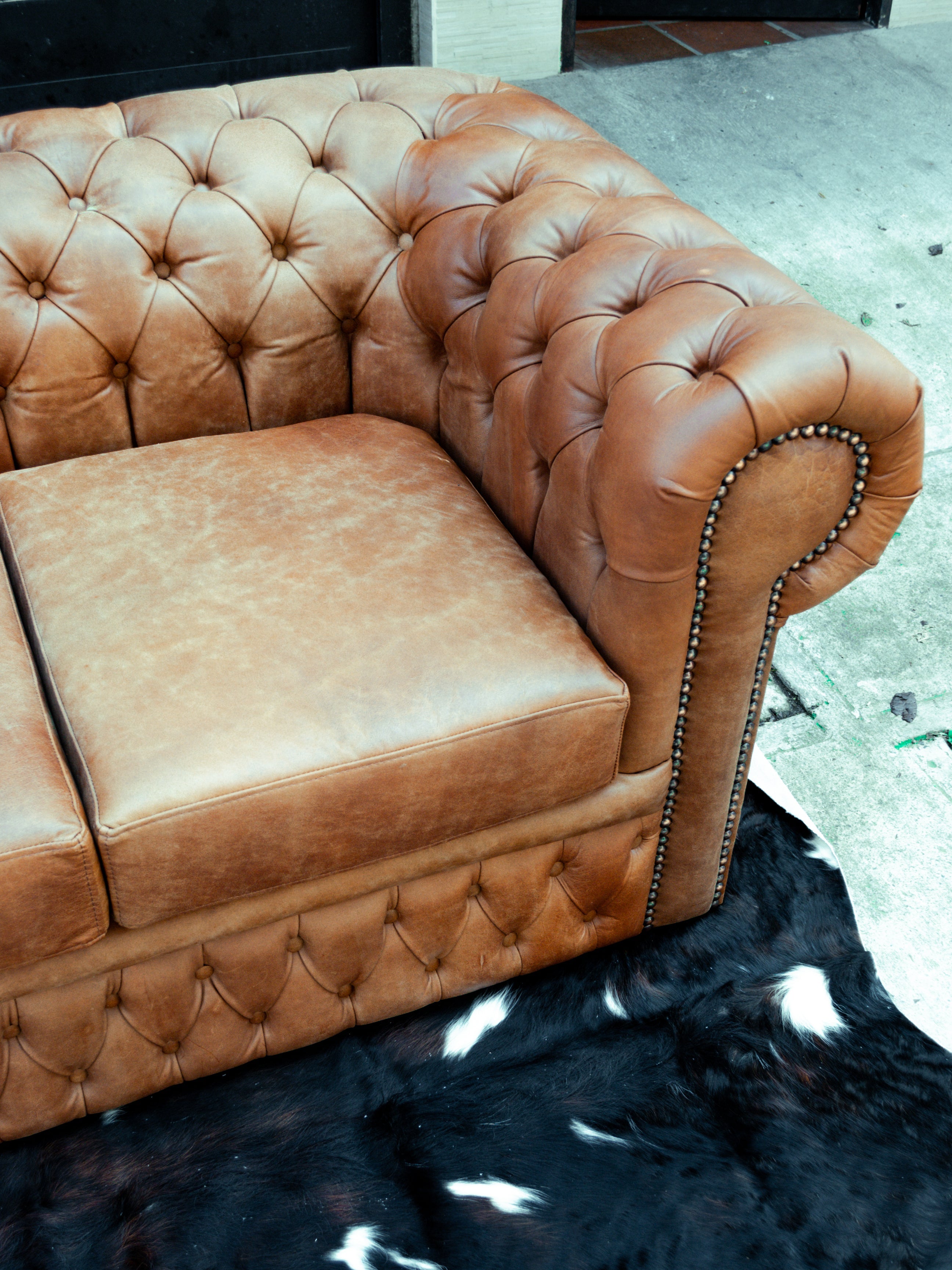 Sofá en Cuero ¨CHESTERFIELD¨