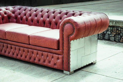 Sofá en Cuero ¨CHESTERFIELD EDICION AVIADOR¨