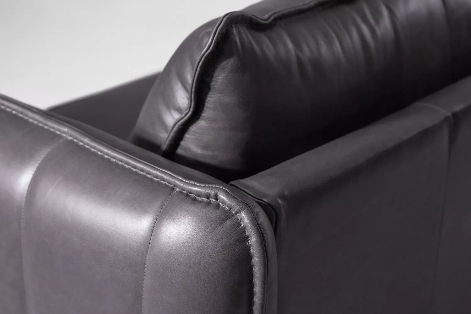 SET Aldano en Cuero ¨Sofá 3 Plazas + 2 Poltronas¨