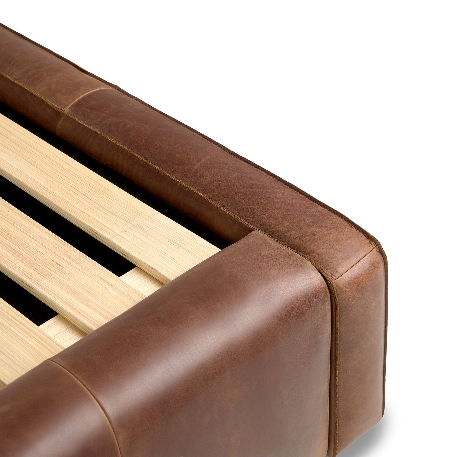 Cama en cuero "MILANO"